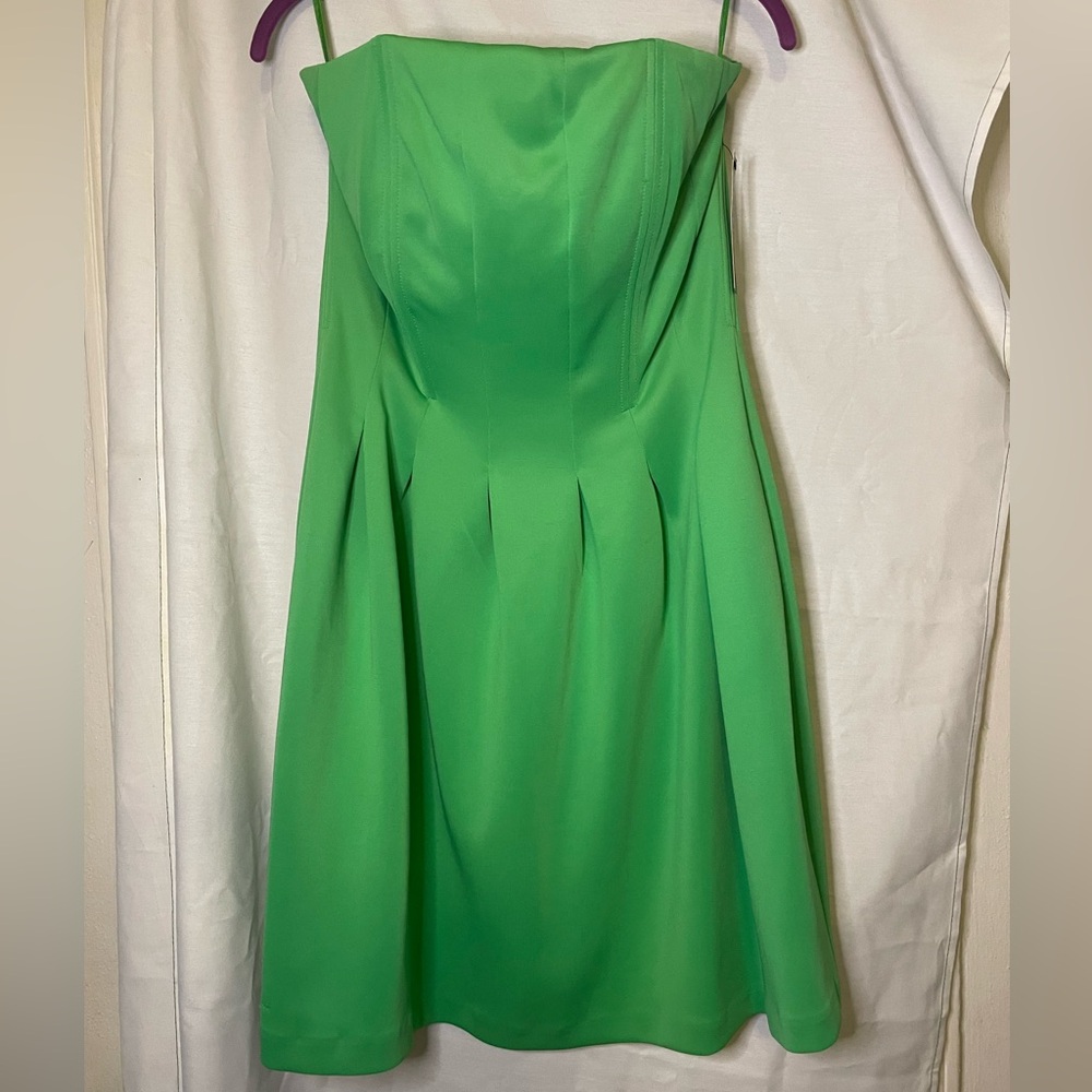 New York & Company Kelly Green Strapless Pleated Dress with pockets! NWT Size L